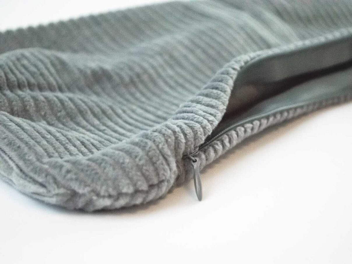 Leseknochenbezug – Breitcord Silbergrau