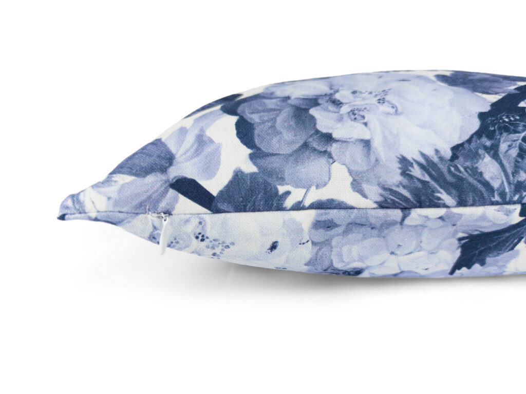 Kissenbezug 40x40cm im Design Barock Blumen – handgefertigt in blau