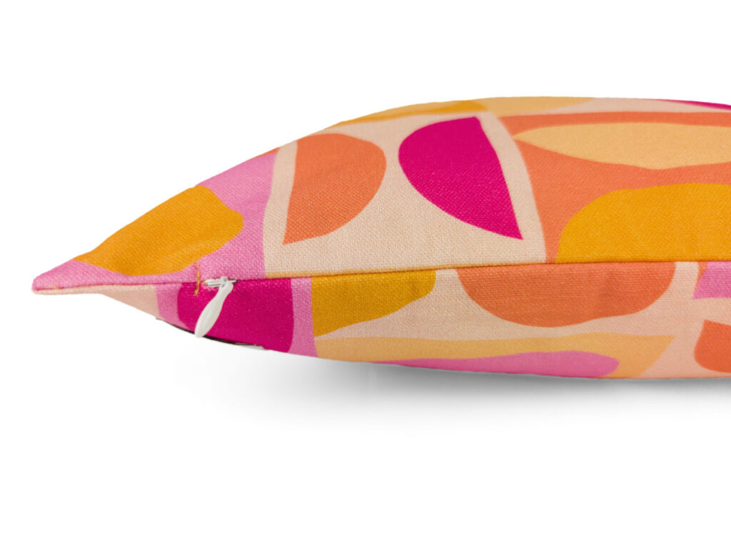 Kissenbezug 40x40cm im Design Retro-Muster – handgefertigt in pink