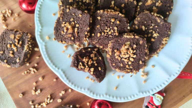 Mehr über den Artikel erfahren Schoko Heidesand Plätzchen mit Mandelkrokant.